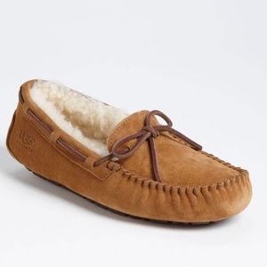 Women’s UGG moccasins Sz 7